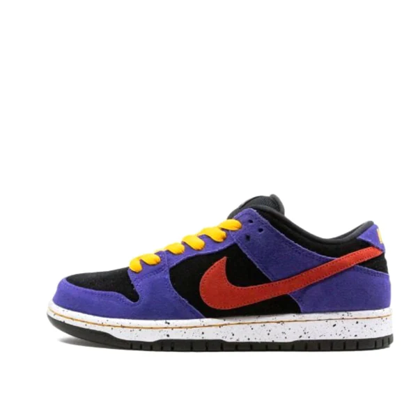 SB DUNK LOW "ACG Terra"
