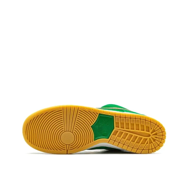 SB DUNK LOW PRO "St. Patrick's Day" - Image 4