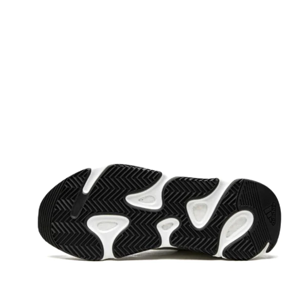 YEEZY 700 MNVN "Laceless Analog" - Image 4